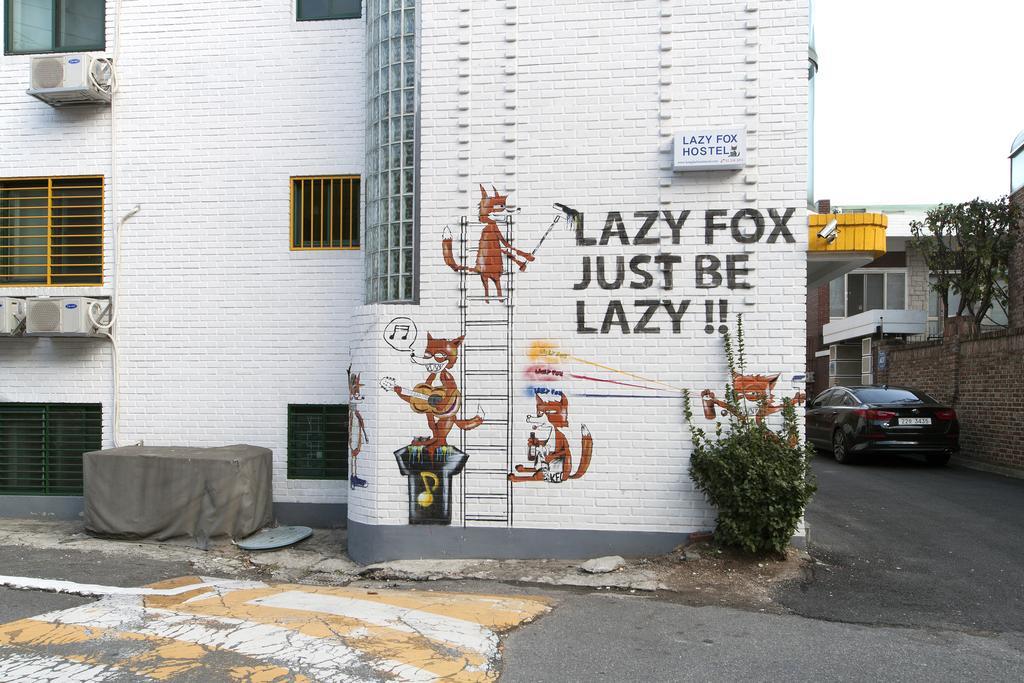 Hongdae Lazy Fox Hostel In Seoul Bagian luar foto