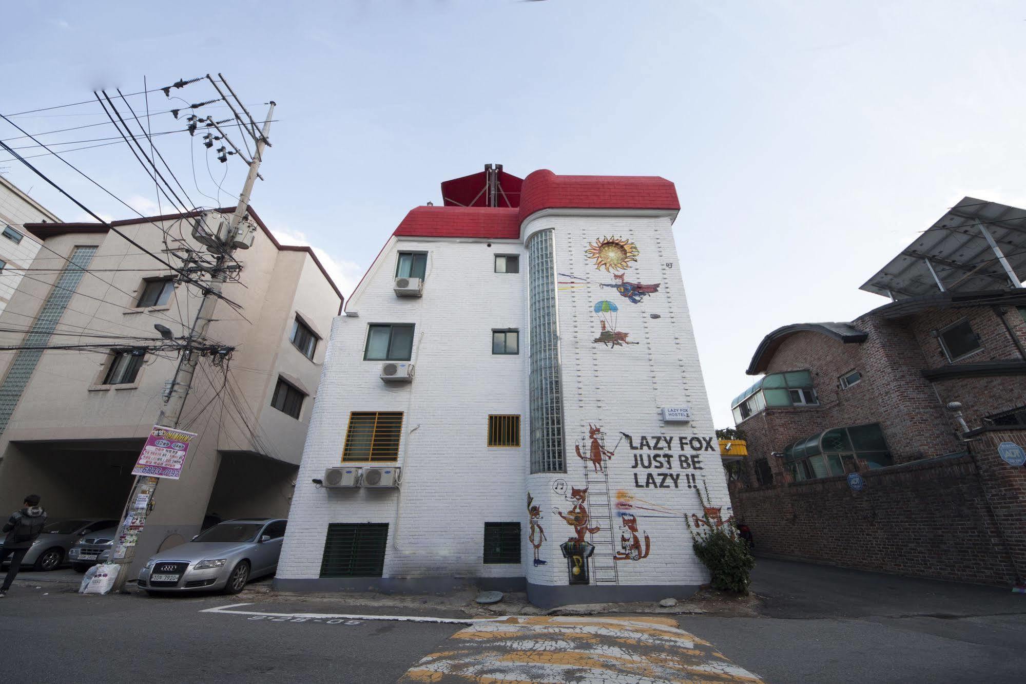 Hongdae Lazy Fox Hostel In Seoul Bagian luar foto